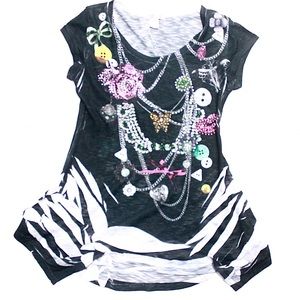 ROMEO & JULIET COUTURE Sharkbite Hem Top